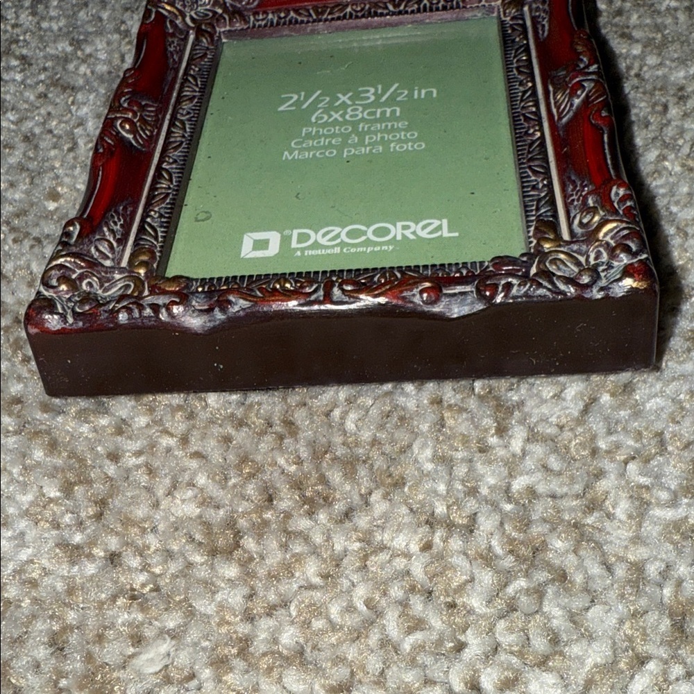 Decorel Vintage 1997 Wooden Ornate Red and Gold Photo Frame - Picture 4 of 7